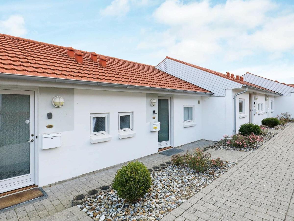 4 Person Holiday Home In R Sk Bing Эрёскёбинг Экстерьер фото