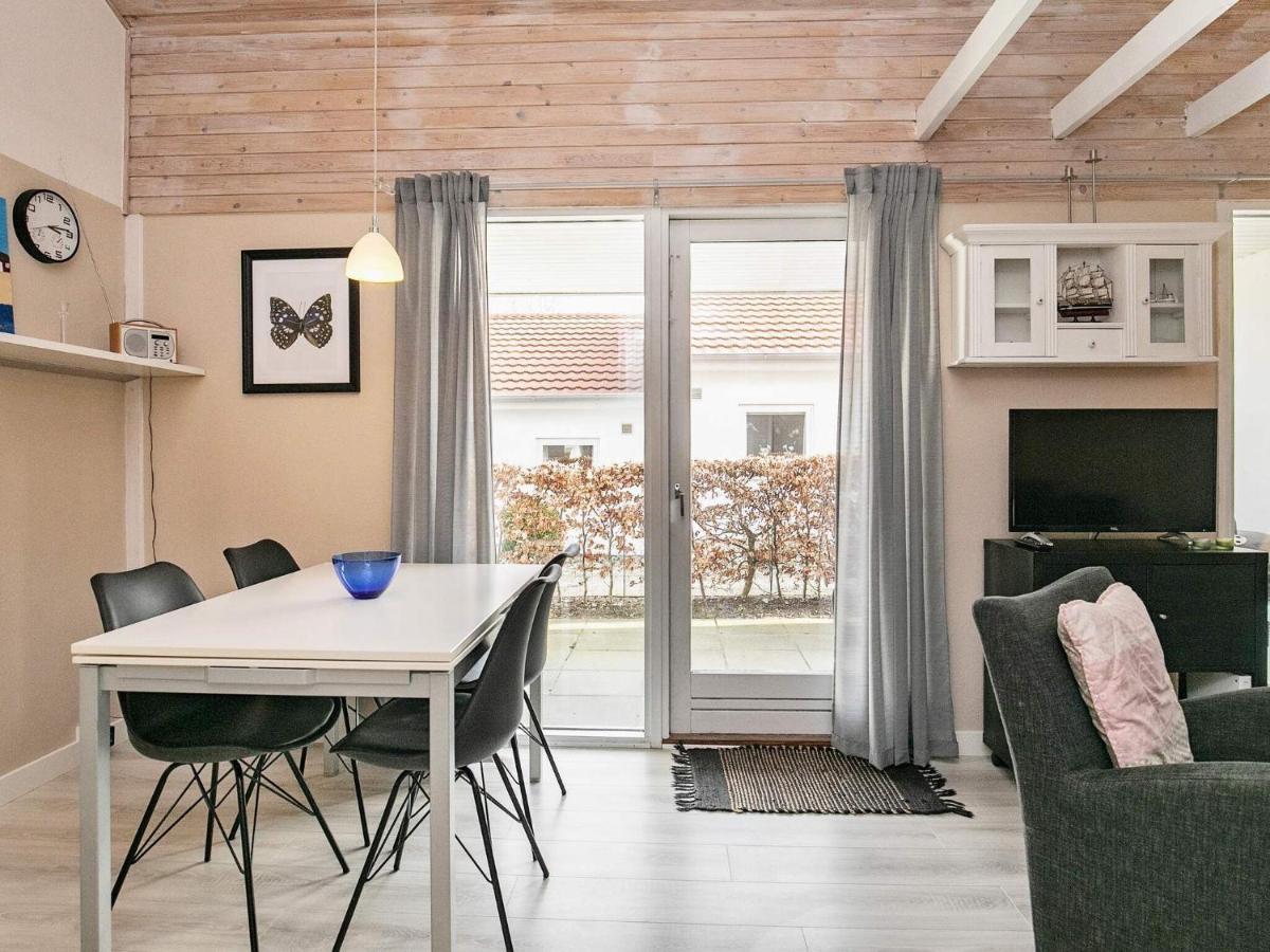 4 Person Holiday Home In R Sk Bing Эрёскёбинг Экстерьер фото