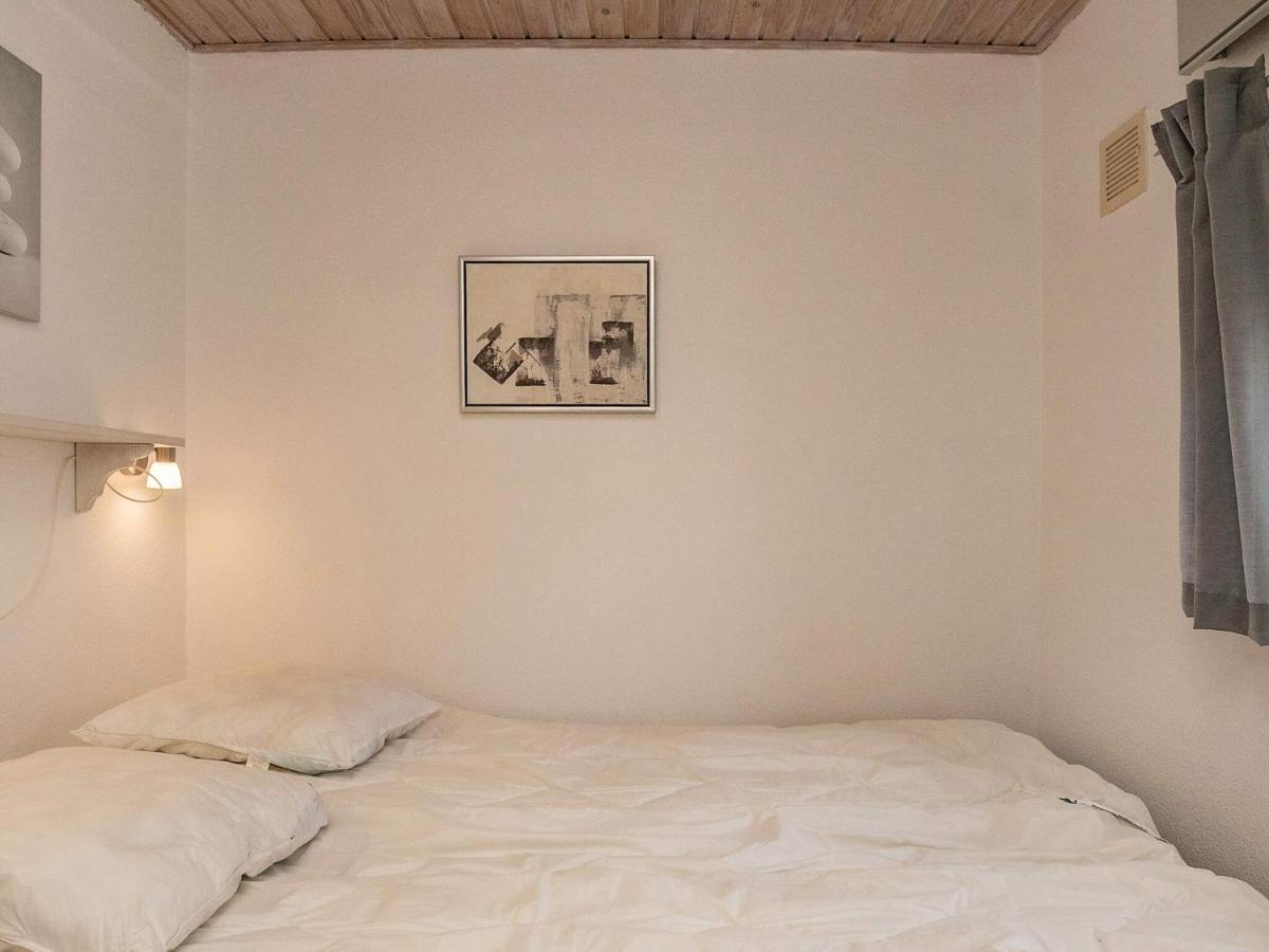 4 Person Holiday Home In R Sk Bing Эрёскёбинг Экстерьер фото